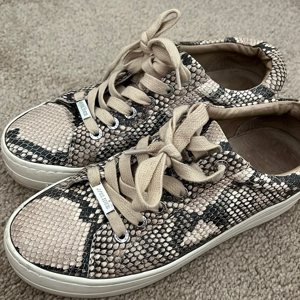 JSlides NYC pink and grey snake skin platform